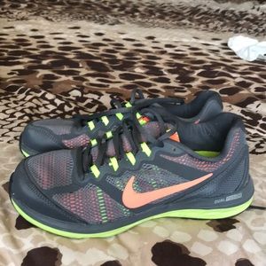 Nike tennis shoes